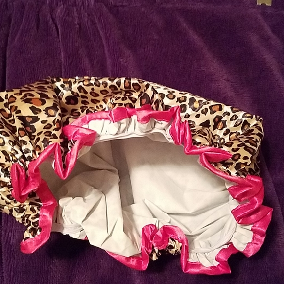 Melsimo towel wrap and shower cap - Picture 2 of 4